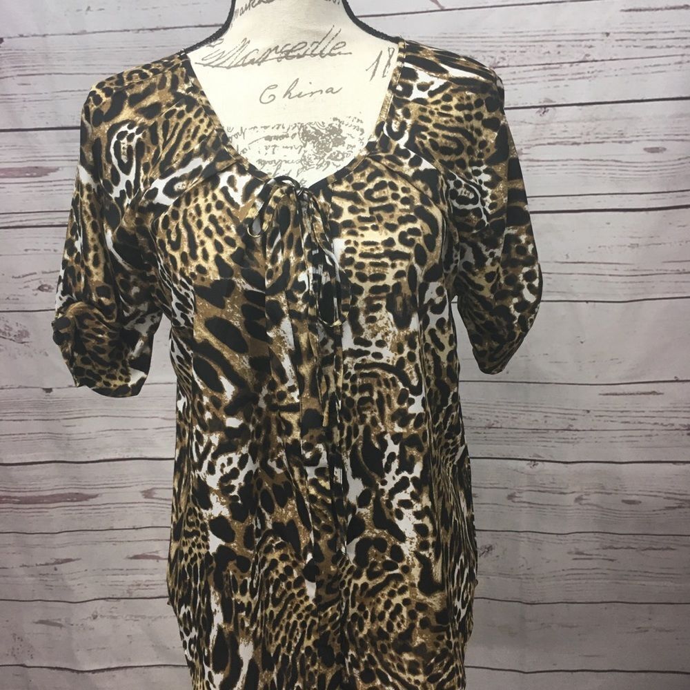 LARRY LEVINE Women's Leopard Print V Neck Tie Front Short Sleeve‎ Top Size M